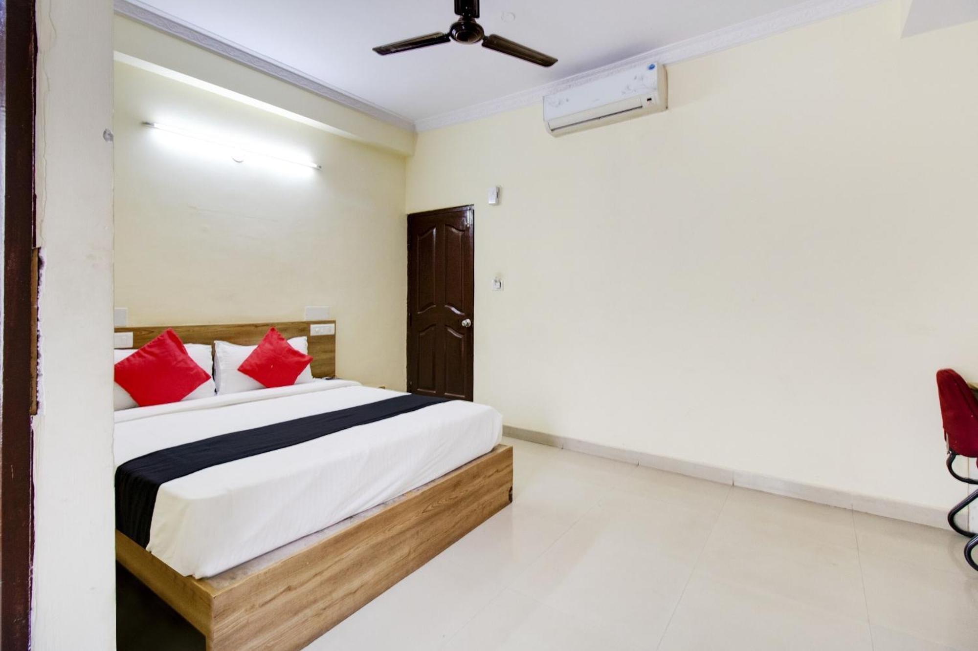 Oyo 75993 Shanti Nivas Bangalore